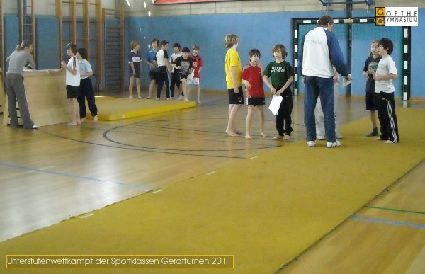 Geraetturn Wettkampf Unterstufe 2011 _038